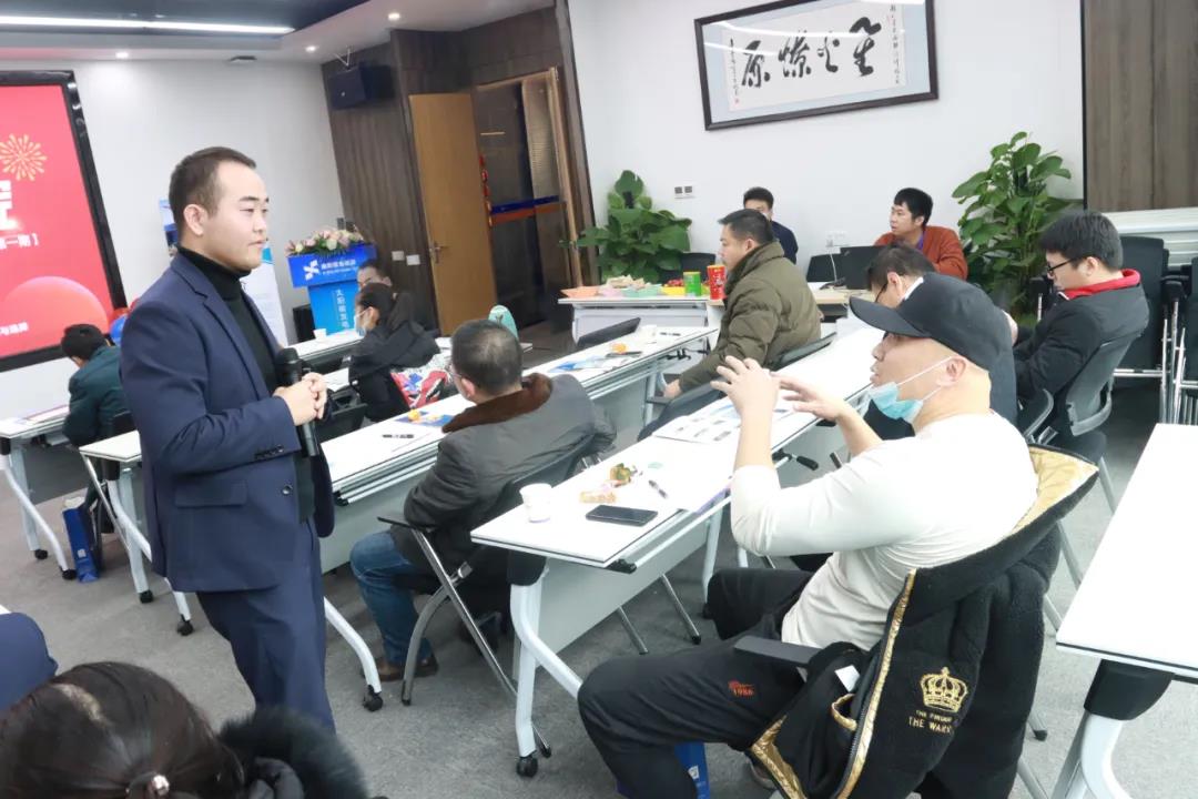 相助共赢 共享未来｜BB贝博艾弗森岁末光伏活动惊喜连连，，，精彩纷呈！