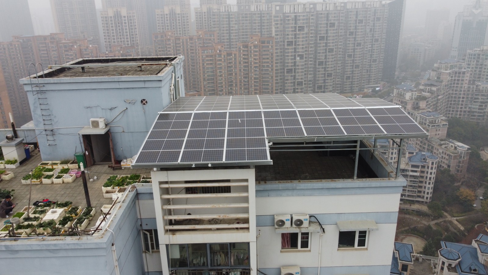 4月1日正式实验！！！住建部：：新建修建装置光伏 强制举行碳排放盘算