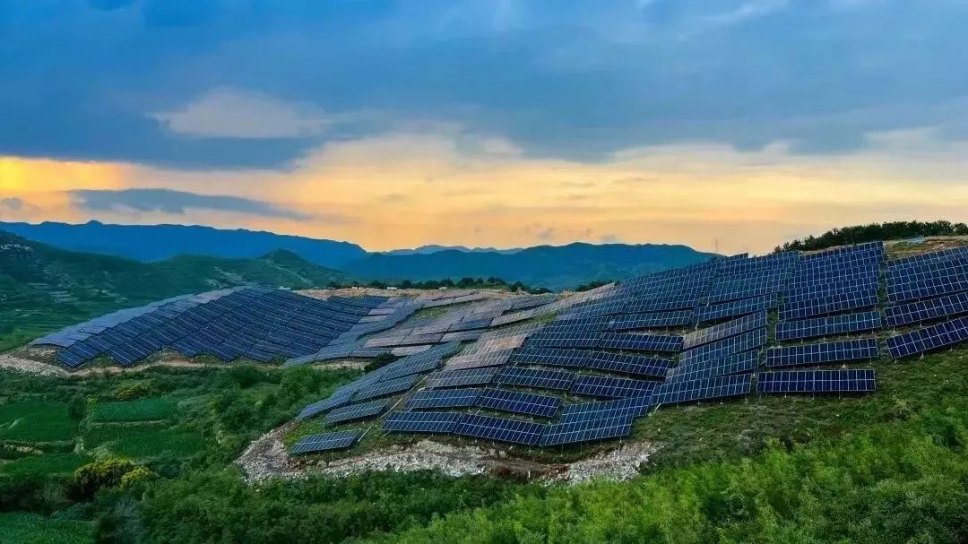 中央定调，，发改委政策“三连发”，，260亿津贴到账，，光伏一周迎四大利好！！！