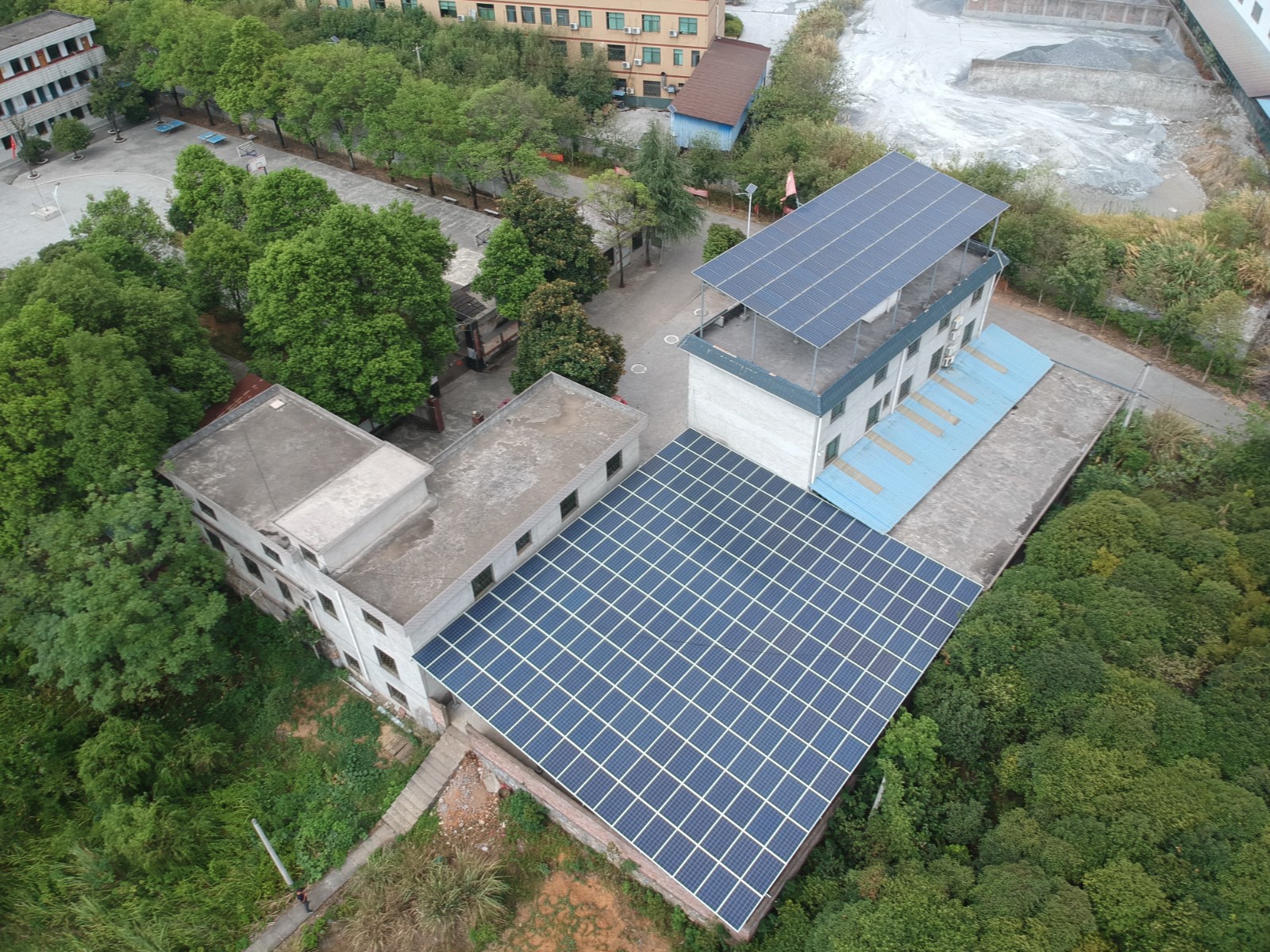 工厂限电停产，，阛阓4点下班！！！缺电问题再发酵，，不装光伏开工都难！！！