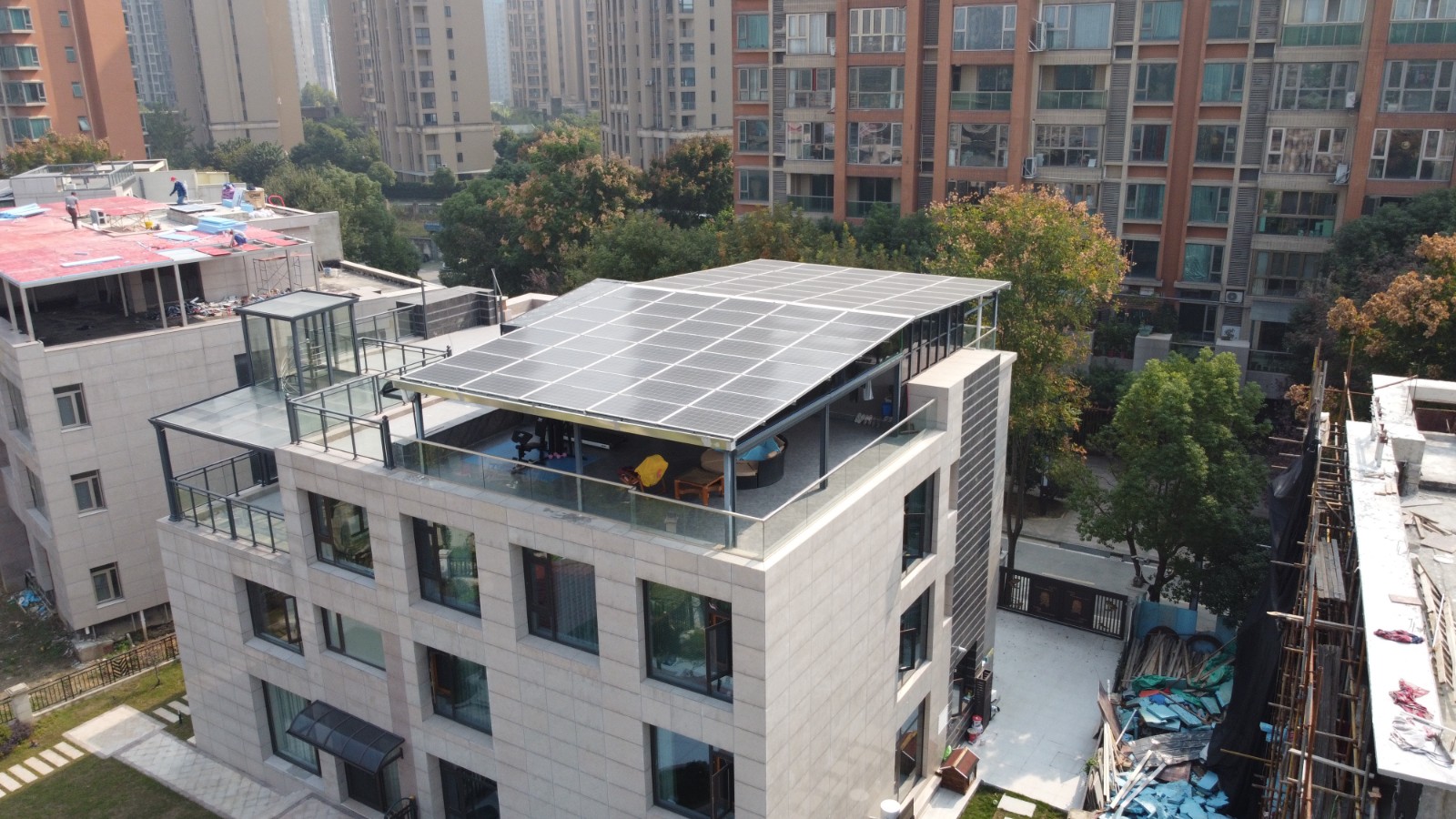 强制装置！该地通知：：：党政机关和公共修建新建衡宇必需装光伏！